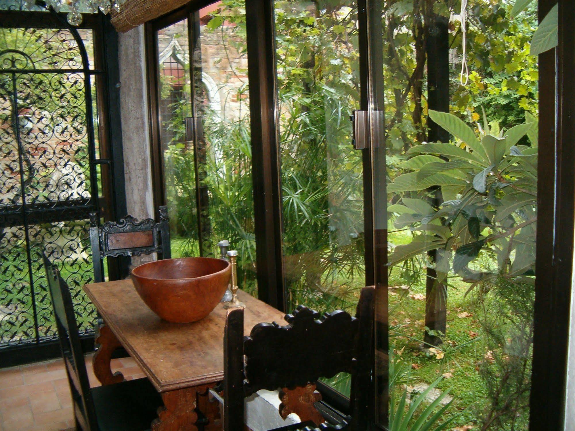 Appartamento Garden Ca' Rezzonico Benátky Exteriér fotografie